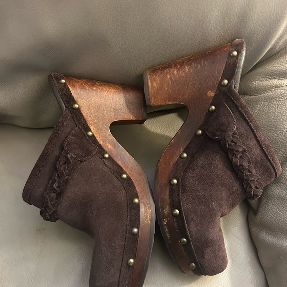 ugg kaylee suede clogs - Picture 2 of 5